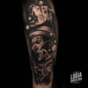 Tatuaje-brazo-payasos-logia-barcelona-Curro-Lopez 